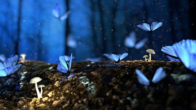 Blaue Schmetterlinge fliegen in einer Waldlandschaft